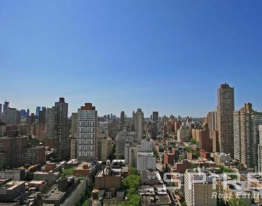 East 77th Street - Photo Thumbnail 0