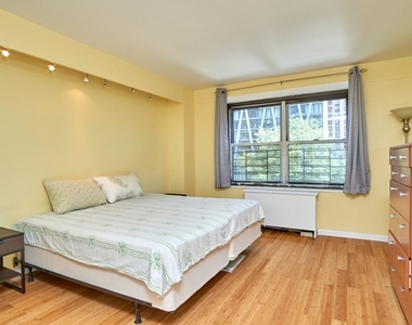 160 West End Avenue - Photo Thumbnail 7