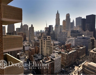 310 Greenwich St - Photo Thumbnail 4