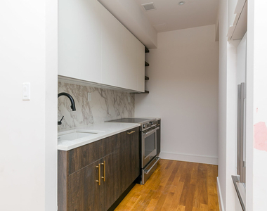 321 Wythe Ave - Photo Thumbnail 8