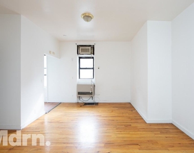 261 West 29th St - Photo Thumbnail 4