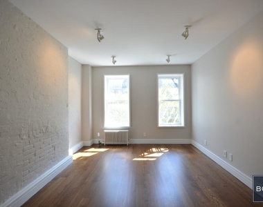 313 West 17th Street - Photo Thumbnail 8