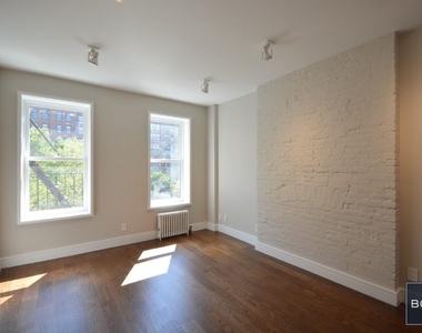 313 West 17th Street - Photo Thumbnail 6