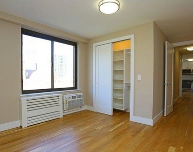 784 Columbus Ave - Photo Thumbnail 8