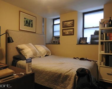 236 West 16th Street - Photo Thumbnail 4