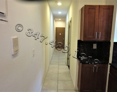 677 Lincoln Place - Photo Thumbnail 4