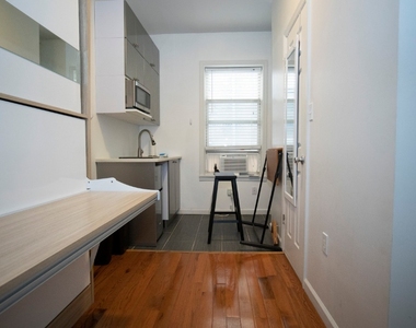 310 West 20th Street - Photo Thumbnail 0