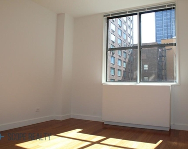 45 West 60th Street - Photo Thumbnail 4