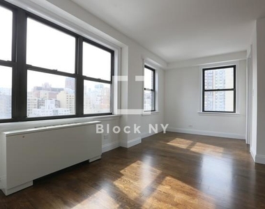 10 West 15th Street - Photo Thumbnail 1