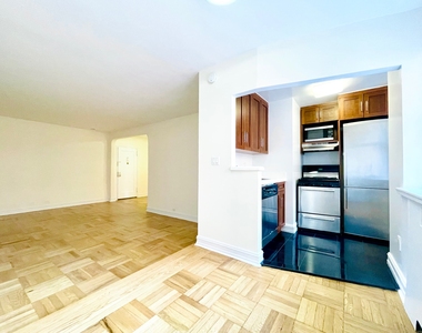 235 East 46th Street - Photo Thumbnail 1