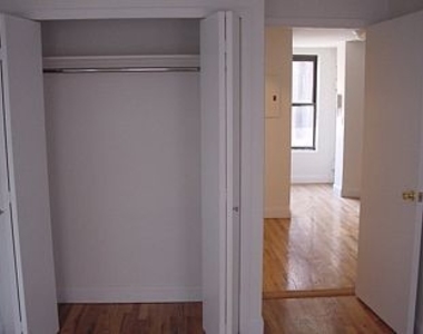 17 East 67th Street - Photo Thumbnail 4