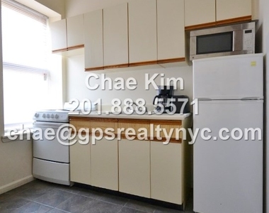 150 Manhattan Avenue - Photo Thumbnail 3