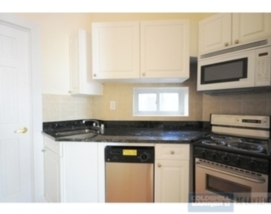 334 East 22 Street - Photo Thumbnail 4