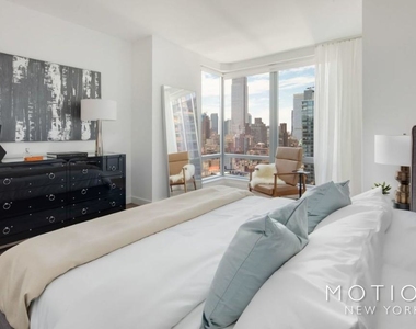 625 West 57th Street - Photo Thumbnail 8