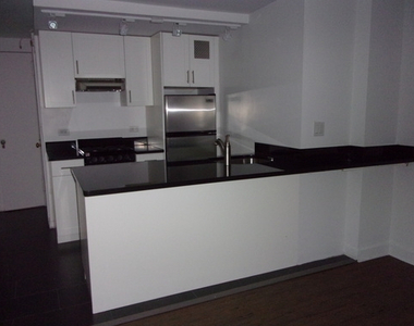 108 East 38th St #611, Murray Hill - Photo Thumbnail 0