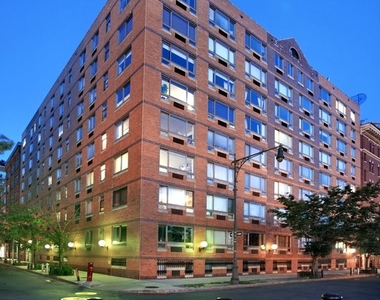 110 Horatio Street - Photo Thumbnail 9