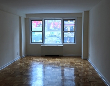 301 West 45 Street - Photo Thumbnail 4