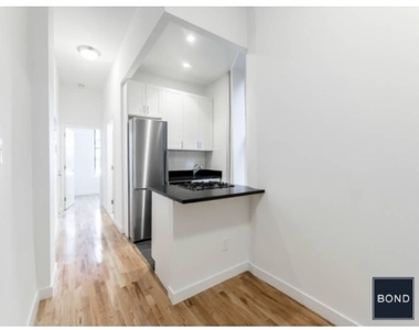 312 East 91st Street, Apt 1W - Photo Thumbnail 2