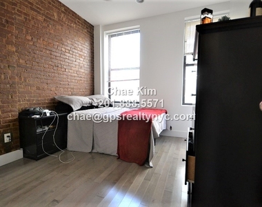 218 East 36th Street - Photo Thumbnail 1