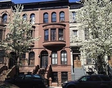 West 143 Street - Photo Thumbnail 3