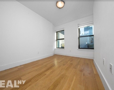 113 Stanton Street - Photo Thumbnail 4