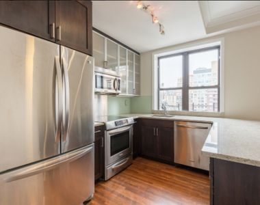 210 W 70th St, Unit 1406 - Photo Thumbnail 3