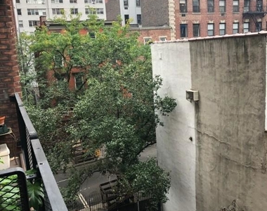 165 East 35th Street - Photo Thumbnail 2