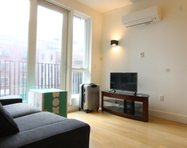 440 Wythe Ave - Photo Thumbnail 5