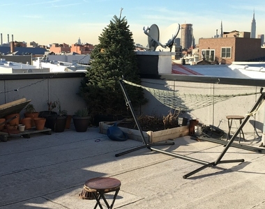 98 Diamond St, Brooklyn - Photo Thumbnail 9