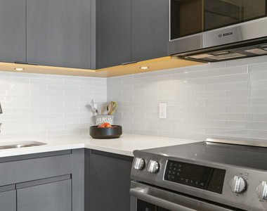 520 Parkside Ave - Unit: 6c - Photo Thumbnail 2