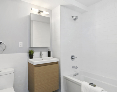 520 Parkside Ave - Unit: 6c - Photo Thumbnail 3