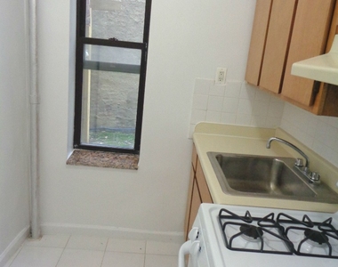 315 East 108th Street - Photo Thumbnail 4