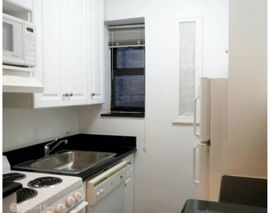 148 West 68th St - Photo Thumbnail 2