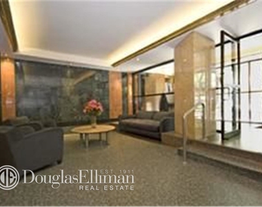 55 East 9th St - Photo Thumbnail 1