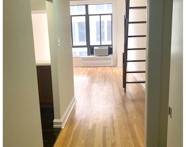 1 Astor Pl - Photo Thumbnail 2