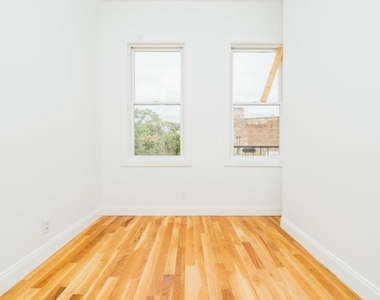 295 Wyckoff Ave, Brooklyn - Photo Thumbnail 7