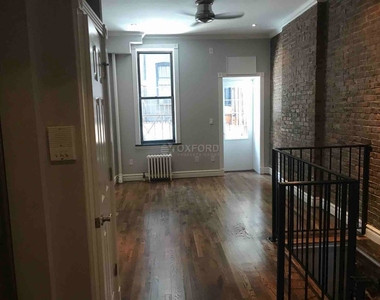 246 Mott Street - Photo Thumbnail 6