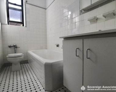 3240 Henry Hudson Parkway East - Photo Thumbnail 8