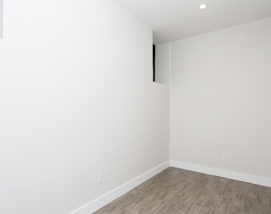 1022 Park Pl - Photo Thumbnail 8