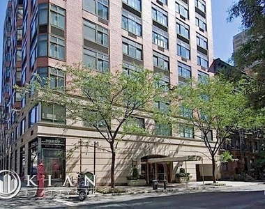 East 81st Street - Photo Thumbnail 0