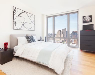 310 West 52nd St - Photo Thumbnail 4