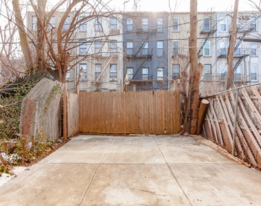 382 Quincy Street  - Photo Thumbnail 10