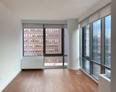 435 West 31st Street - Photo Thumbnail 0