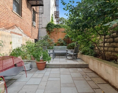 192 East 8th - Photo Thumbnail 8