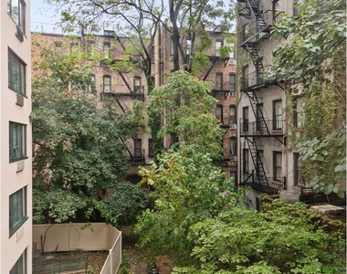 435 East 76th St - Photo Thumbnail 5