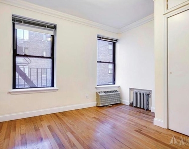 326 East 58th St - Photo Thumbnail 3