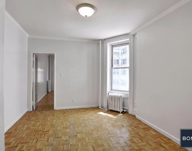 158 West 15 Street - Photo Thumbnail 1