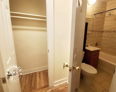 33 Brevoort Place - Photo Thumbnail 2