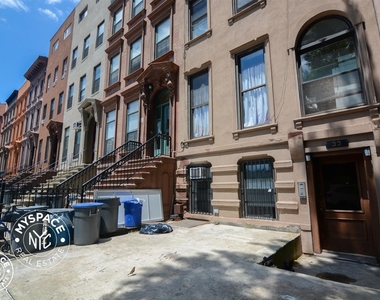 33 Brevoort Place - Photo Thumbnail 3