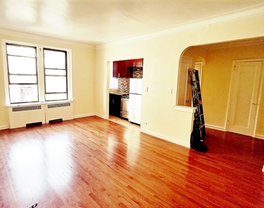 275 Fort Washington Avenue - Photo Thumbnail 2